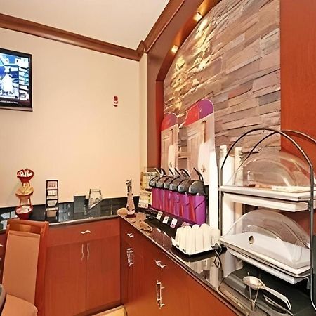 Staybridge Suites Newport News Exteriör bild